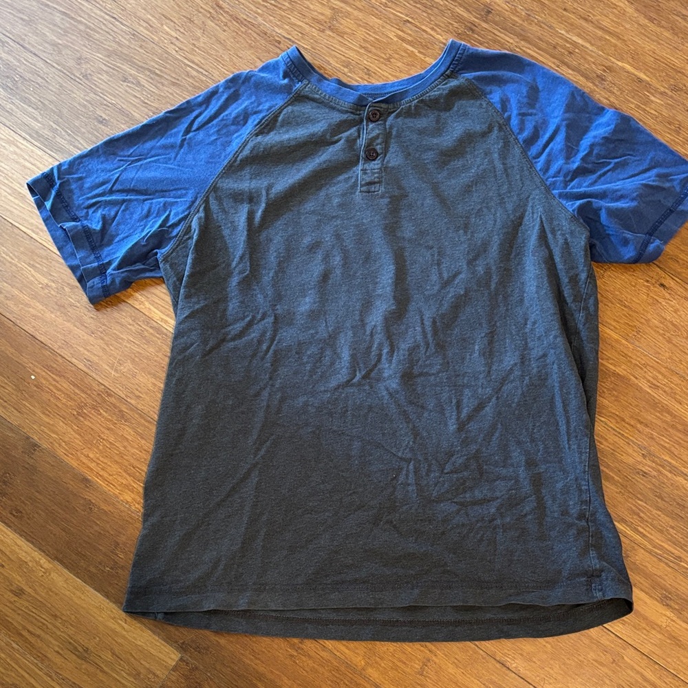 Denver Hayes Two-Tone Short Sleeve Henley